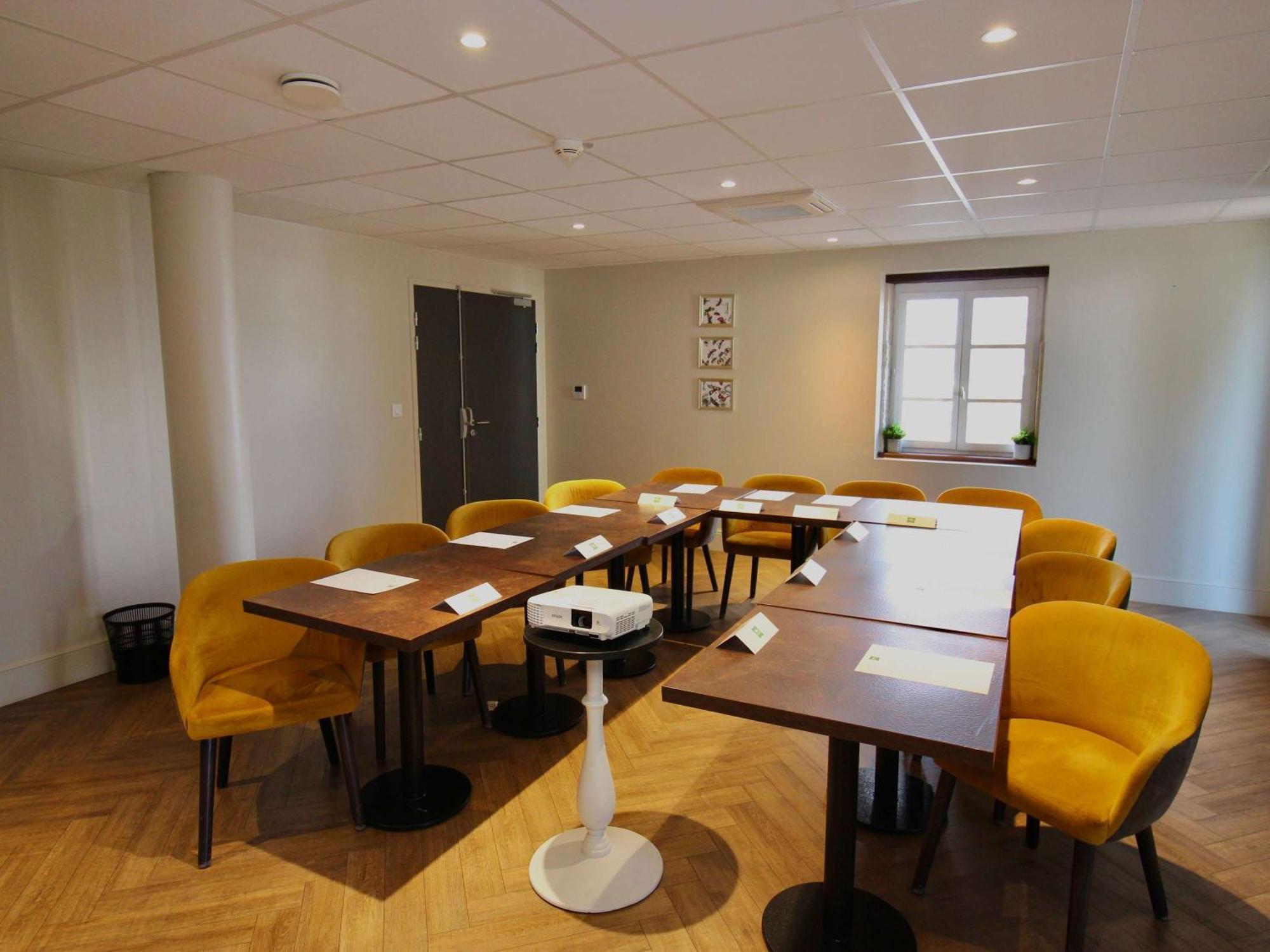 Ibis Styles Dijon Sud Domaine De Beauregard 21600 Longvic Exterior foto